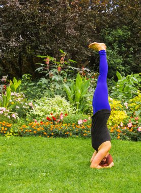 Yoga Masası dışında bir parkta