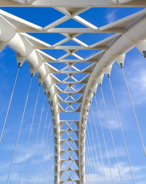 Closeup to part of the arch of the Humber Bay Bridge — Stock Photo, Image