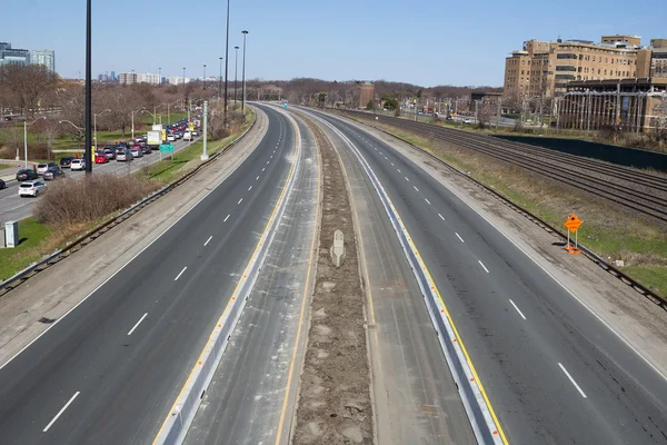 Gardiner ekspres yol ve trafik yönlendirilir — Stok fotoğraf