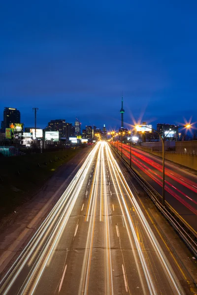 Toronto východ gardiner expressway a město — Stock fotografie