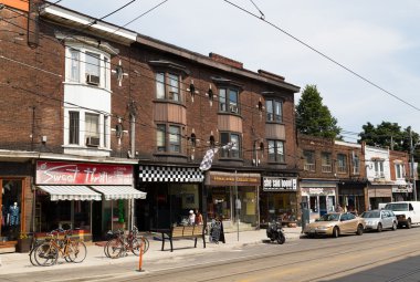 Roncesvalles avenue