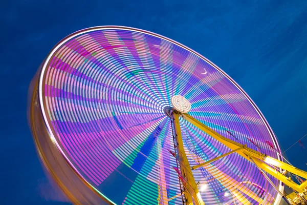 Цветное колесо обозрения — стоковое фото