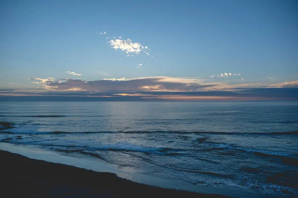 Vista Panorámica Del Océano Pacífico Hermosa Puesta Sol Horizonte Con — Foto de Stock