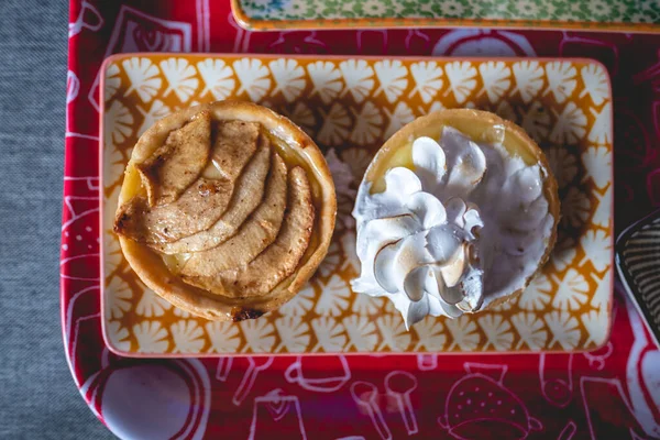 Aproape Micul Dejun Delicios Făcut Acasă Tavă Colorată Plăcinte Model — Fotografie, imagine de stoc