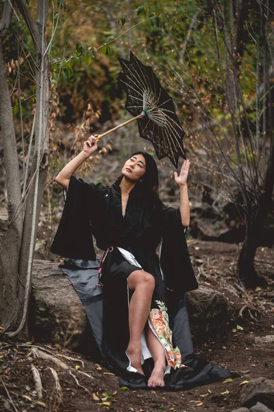 Porträtt Sexig Och Ung Japansk Kvinna Med Vacker Gammal Traditionell — Stockfoto