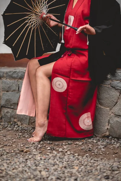 Портрет Лица Сексуальной Молодой Японской Девушки Красивым Старым Традиционным Красным — стоковое фото