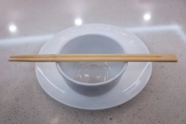 Wood Chopsticks White Empty Bowl White Plate White Table — Stock Photo, Image