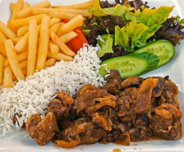 Kıbrıs mutfağı - etli sebze (stiffado)