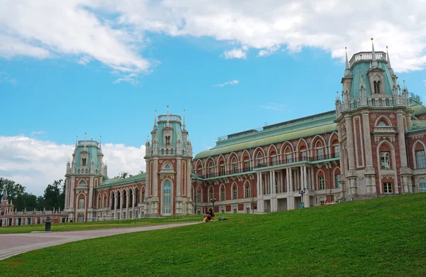 Palacio de la emperatriz rusa Catalina II en Moscú — Foto de Stock