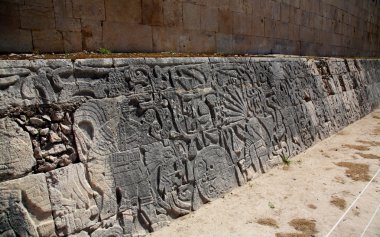 chichen Itza temple yakınındaki stadyum