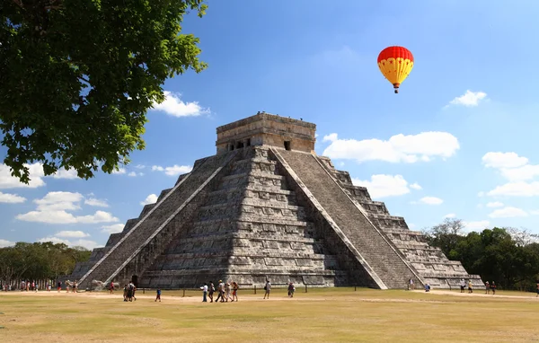 Os templos de chichen itza templo no México — Fotografia de Stock