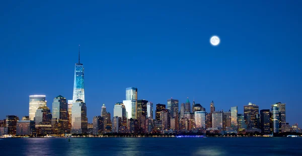 De nieuwe vrijheid toren en lagere manhattan skyline — Stockfoto