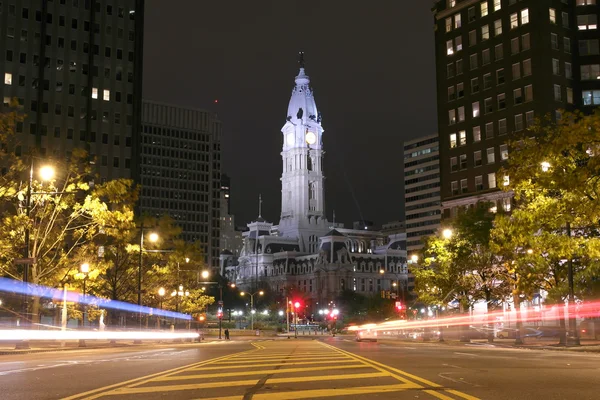 费城市政厅大厦在晚上 — 图库照片