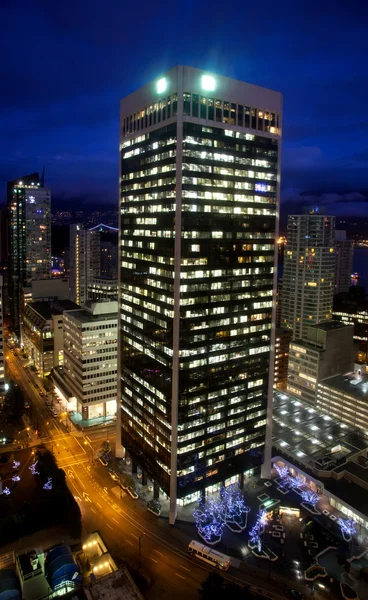 Night scene of modern buildings in vancouver downtown — Stock Photo, Image