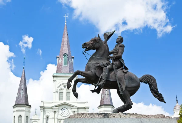 Saint Louis Cathedral and statue of Andrew Jackson — Stock Photo, Image