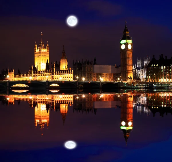 Big ben en westminster bij nacht — Stockfoto