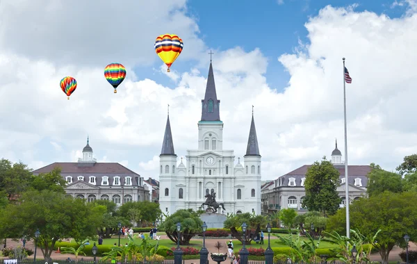 Catedral de San Luis y Jackson Square — Foto de Stock