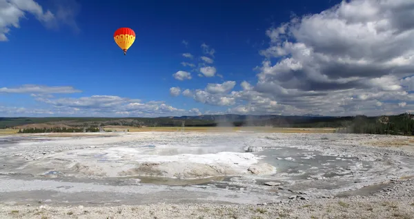 The scenery of Lower Geyser Basin in Yellowstone — Stock Photo, Image