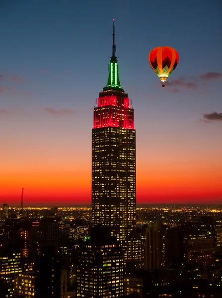 The Empire State Building and Manhattan Midtown Skyline — Stock Photo, Image