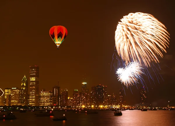 4 de julio fuegos artificiales — Foto de Stock