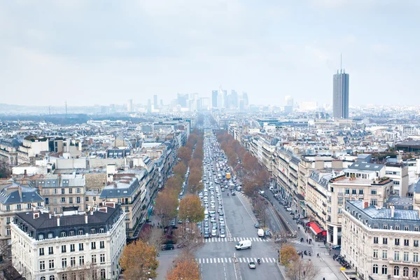 Vista desde el Arco de Triunfo a través de París — Foto de Stock