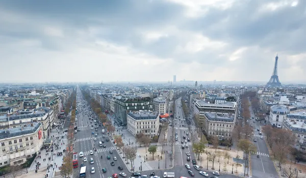 Sett fra bue de triumf tvers over Paris – stockfoto