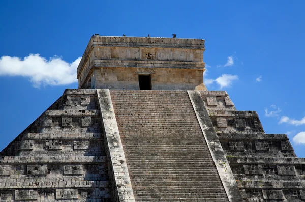 Храми храм Чичен-Іца в Мексиці — стокове фото