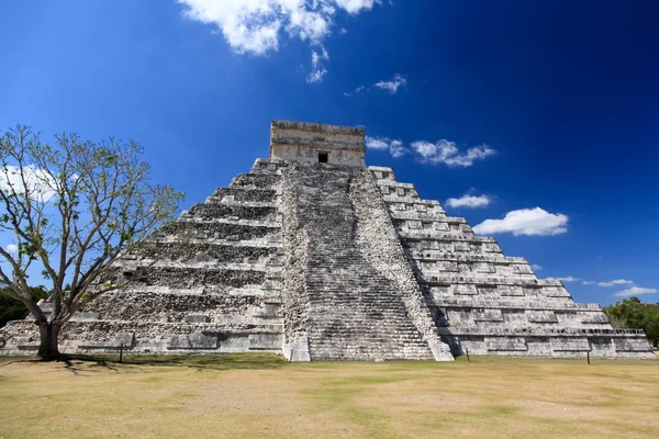 The temples of chichen itza temple in Mexico — Stock Photo, Image