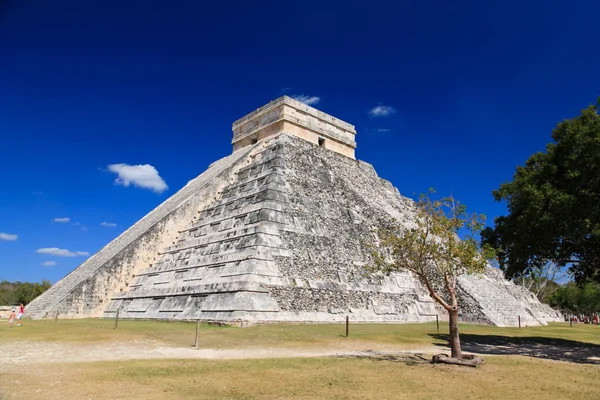 Οι ναοί του ναού Τσίτσεν Ίτζα στο Μεξικό — Φωτογραφία Αρχείου