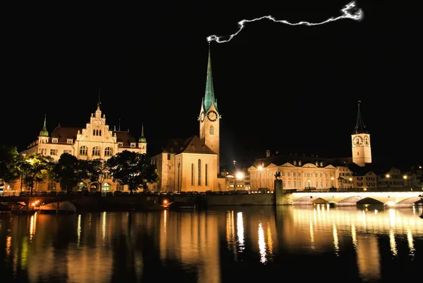 La vue de nuit des principaux monuments de Zurich — Photo