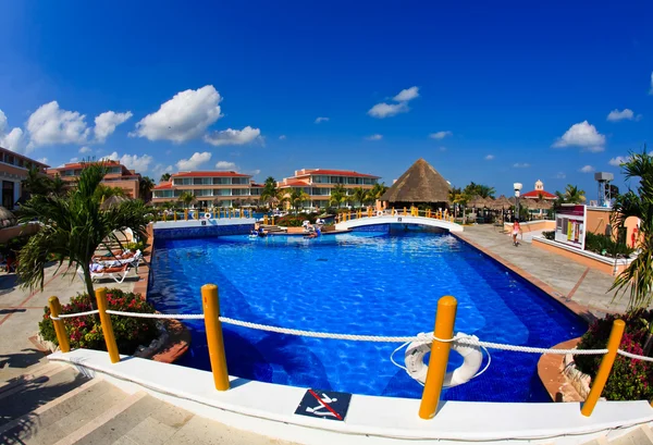 Ein luxuriöses all inclusive Strandresort in Cancun — Stockfoto