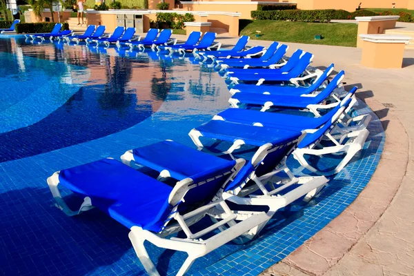 Een luxe, all-inclusive resort strand op ochtend — Stockfoto