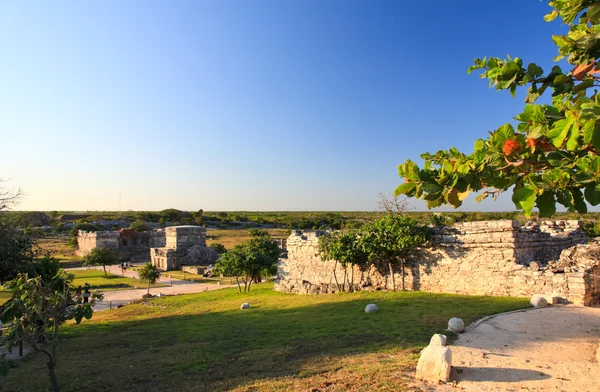 Tulum é um dos marcos mais famosos do mundo Maya — Fotografia de Stock