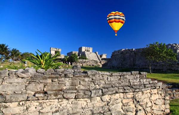 Tulum, eines der berühmtesten Wahrzeichen der Maya-Welt — Stockfoto