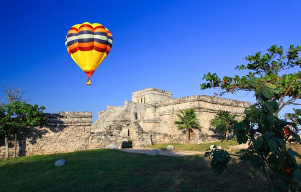 Tulum, eines der berühmtesten Wahrzeichen der Maya-Welt — Stockfoto