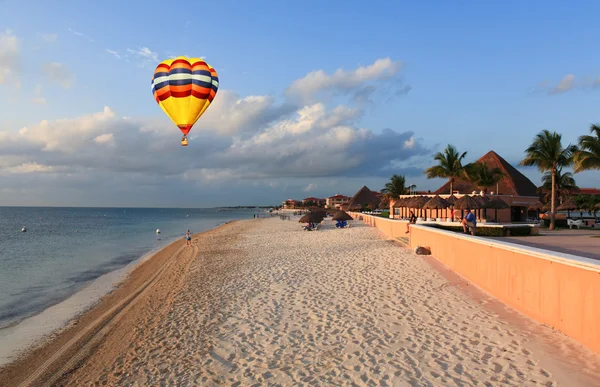 Herşey dahil lüks beach resort — Stok fotoğraf