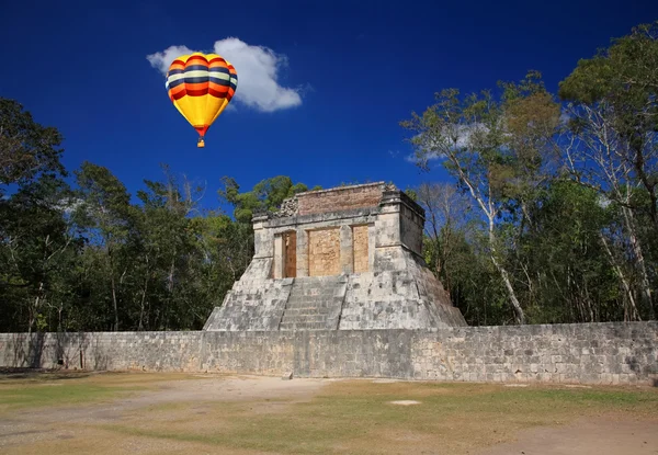 Stadion w pobliżu świątyni chichen itza — Zdjęcie stockowe