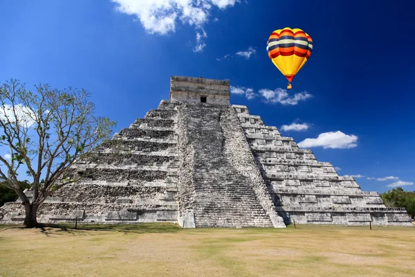 The temples of chichen itza temple in Mexico — Stock Photo, Image