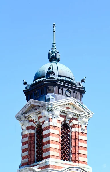 Il principale edificio sull'immigrazione di Ellis Island — Foto Stock