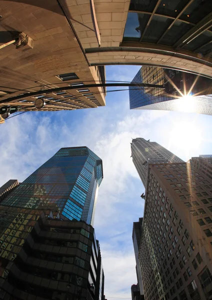 De chrysler gebouw en andere wolkenkrabbers in nyc — Stockfoto