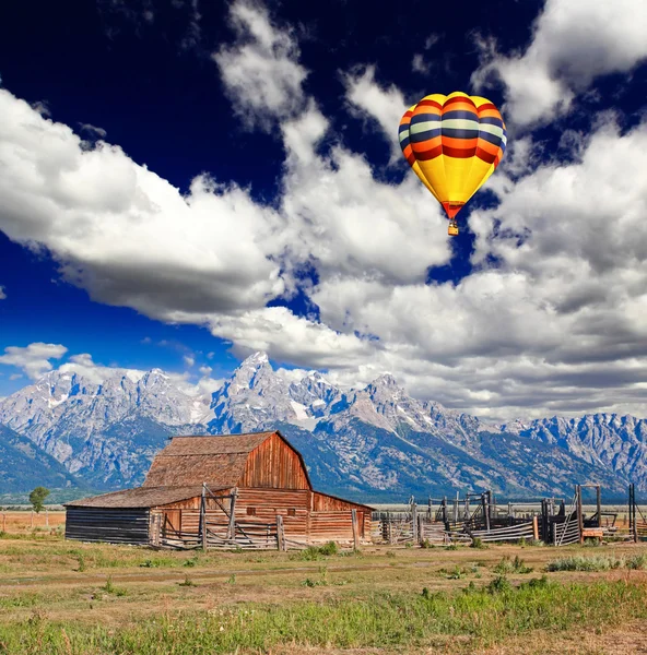 O Celeiro Moulton no Parque Nacional Grand Teton — Fotografia de Stock