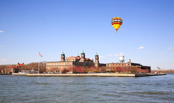 Das wichtigste Einwanderungsgebäude auf der Insel ellis — Stockfoto