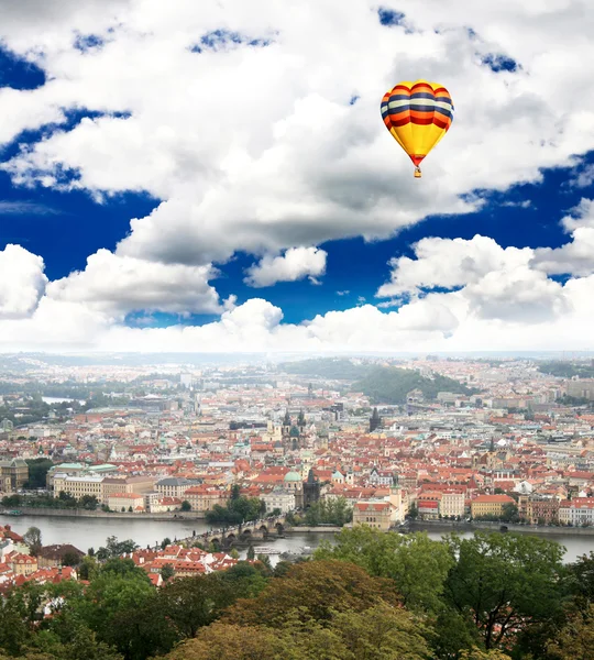 Flygfoto över prague city — Stockfoto