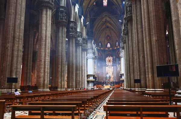 Duomo milan iç — Stok fotoğraf