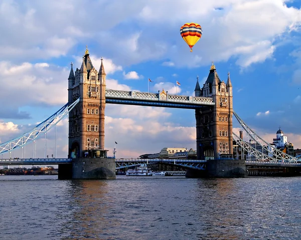 The tower bridge — Stock Photo, Image