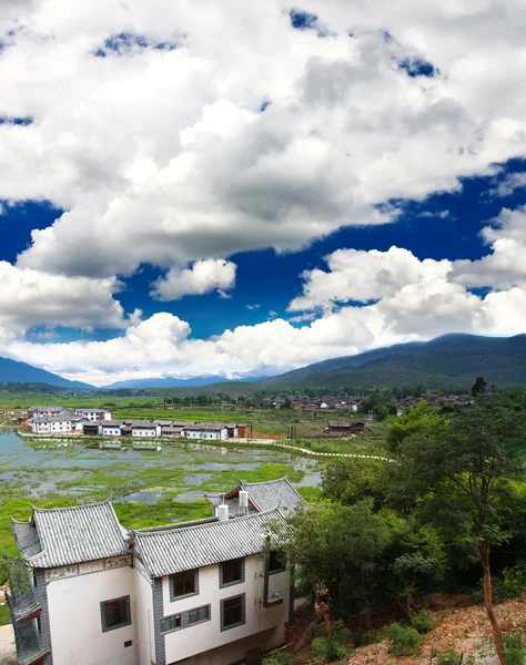Manzara manzara lijiang şehri yakınlarında — Stok fotoğraf