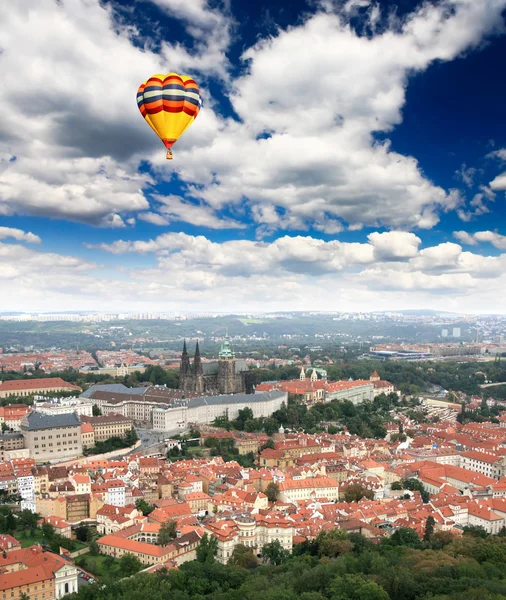Luftaufnahme der Stadt Prag — Stockfoto
