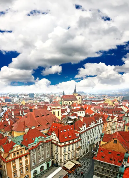 Flygfoto över torget i Prags gamla stan — Stockfoto