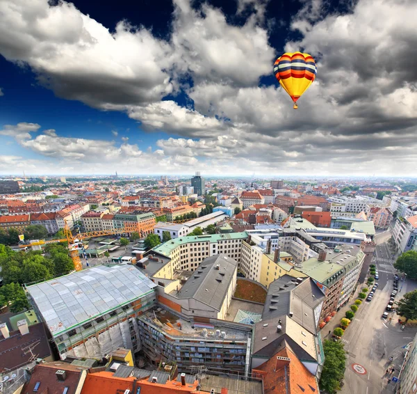 De luchtfoto van München city center van de toren van de peterskirche — Stockfoto