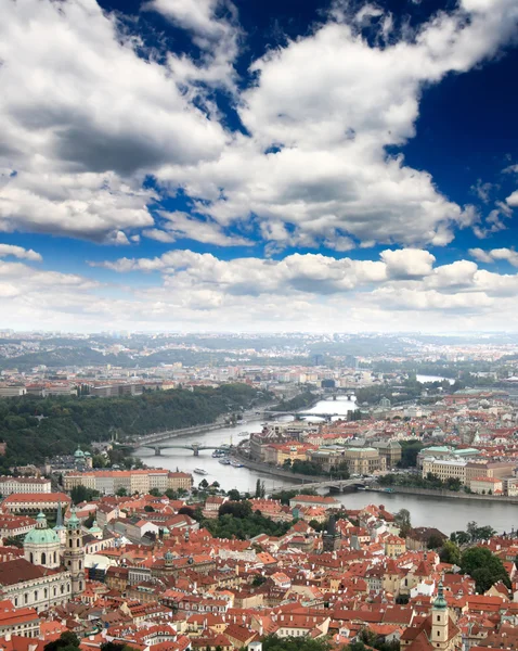 Luftaufnahme der Stadt Prag — Stockfoto